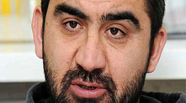 Ümit Özat: Etek giyer Kadıköy'e yürürüm