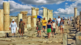 Kavaloğlu: Turizmde 50 milyar dolara ulaşırsak cari açığa pansuman olur