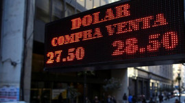 Arjantin faizleri yüzde 60'a çıkardı