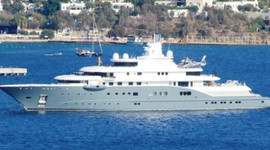 Dubai şeyhinin dev yatı limana sığmadı