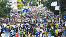 Fenerbahçeliler yürüyor!
