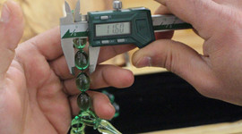 Evinde yaptığı tespihi 10 bin liraya sattı