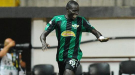 3 büyükler onun için kapıştı!