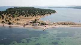 Balıkesir'deki bu ada satılık!