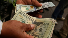 Dolar düşüşünü üçüncü aya taşıdı