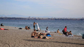 Antalya'da kasımda deniz keyfi