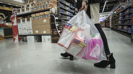 Çevre Bakanlığı plastik poşetten 1 yılda 210 milyon lira kazandı