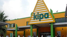 Bir günde 3 mağazasını kapattı