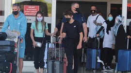 Antalya'ya 3 günde 100 bin turist geldi