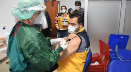 Sağlık çalışanlarına getirilen izin kısıtlaması kaldırıldı