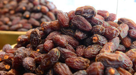 Mısır Çarşısı'nın en pahalı hurması: Tanesi 5 TL'ye satılıyor