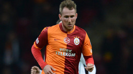 İzet Hajrovic, Werder Bremen'le sözleşme imzaladı