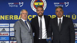 Sonunda imzayı attı