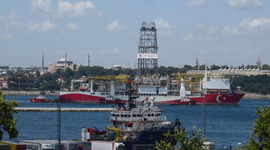 Yavuz sondaj gemisi Haydarpaşa Limanı'na demirledi