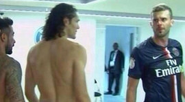 Önce kafa attı sonra da...