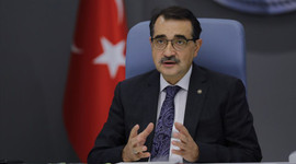 Bakan Dönmez: Doğal gaz pazarı için en ekonomik yol Türkiye'dir