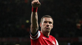 Podolski Arsenal'den ayrılıyor