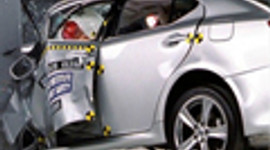 Lüks araçlarda çarpışma şoku!