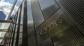 Moody’s, Türkiye’nin kredi notunu düşürdü