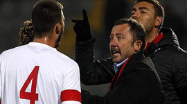 Ersun Yanal reddetti, gözler Sergen Yalçın'da