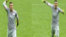 Muslera çıldırdı, taraftarlara kızdı!