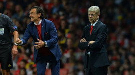 Wenger, Prandelli'yle dalga geçti!