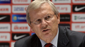 Zekeriya Alp istifa etti