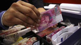 Devler teker teker dökülüyor!