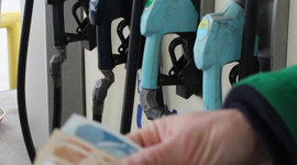 Benzine 11 kuruş, motorine 6 kuruş zam