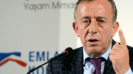 'Ali Ağaoğlu'na 1 kuruş verirsen oyarım'