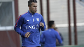 RVP takımda kalmak istediğini söyledi