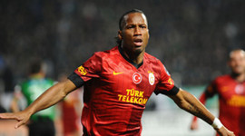 Drogba oyuna girer girmez attı attırdı!