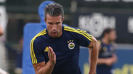 Van Persie'den özel istek: "İlk 11'de oynat beni hocam"