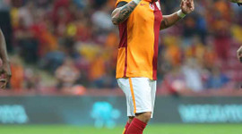 Fener Sneijder'in peşinde