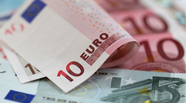 Euro 4 ayın dibine geriledi