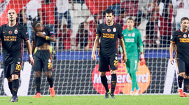 Vur başını taşlara!