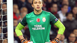 Muslera Barcelona yolunda
