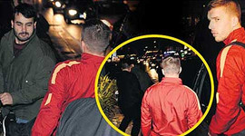 Gazeteci döven Podolski davalık oldu!