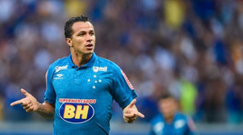 G.Saray yönetimi Mustafa Denizli'den golcü transferi için 2 gün süre istedi