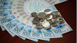 Ruble rekor düşük seviyede