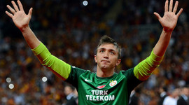 Muslera için savaş var!