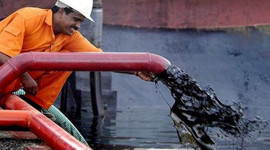 İran'ın petrol üretimi 4 yılın zirvesinde