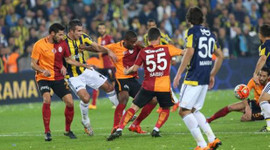 Galatasaray-Fenerbahçe derbisinin saati belli oldu!
