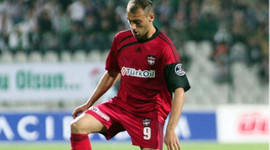 Beşiktaş'ın Cenk Tosun ısrarı