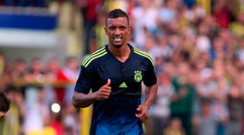 Luis Nani imzayı attı