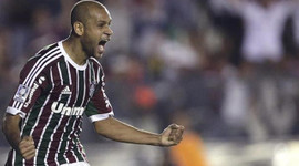 Carlinhos'a iki dev talip