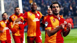 Cimbom'da çifte imza!