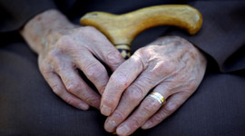 Sıkışan emekliye devletten avans