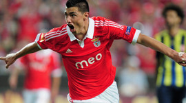 Cardozo'nun parası 5 patrondan!