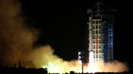 Çin uydusunu fırlattı